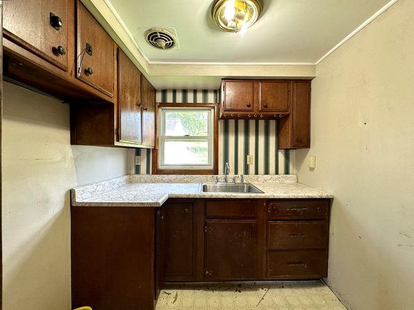 29 W Miller St