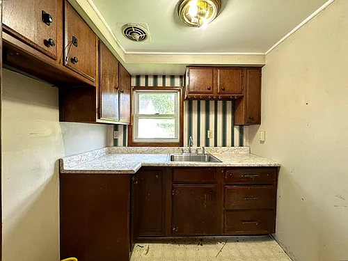29 W Miller St Photo 1