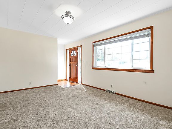 4th image of 251 Sherwood Dr
