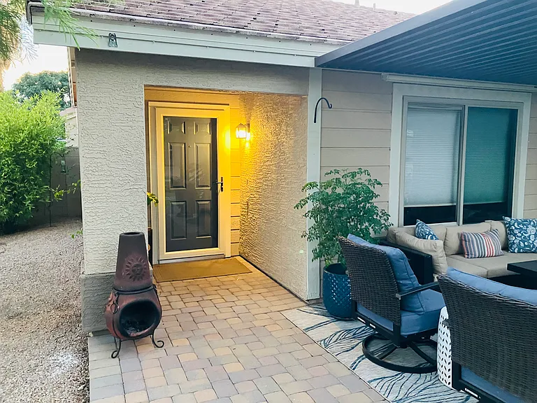 454 W Midland Ln — Photo 8