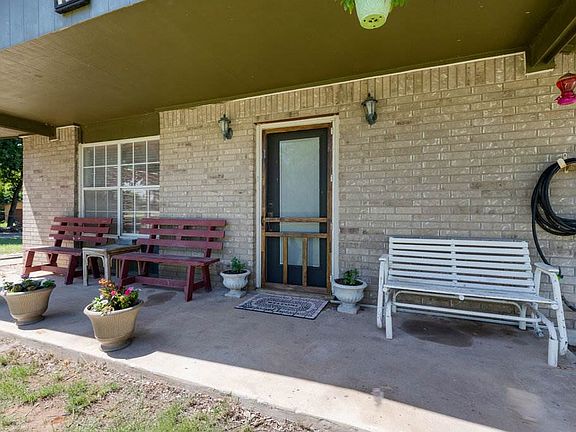 4th image of 219 E Mountain View Dr