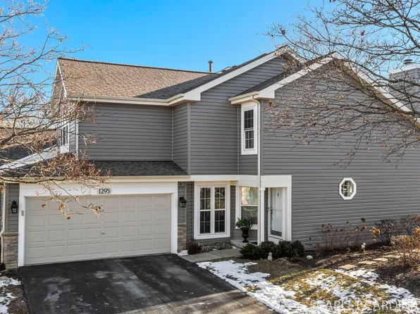 1295 Lake Shore Dr, Carol Stream, IL 60188