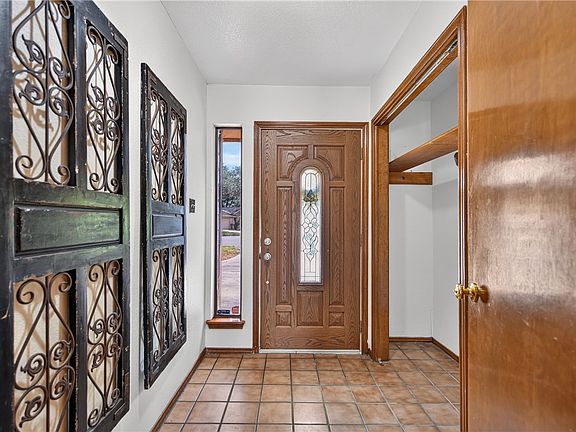 4th image of 4109 Kickapoo Dr