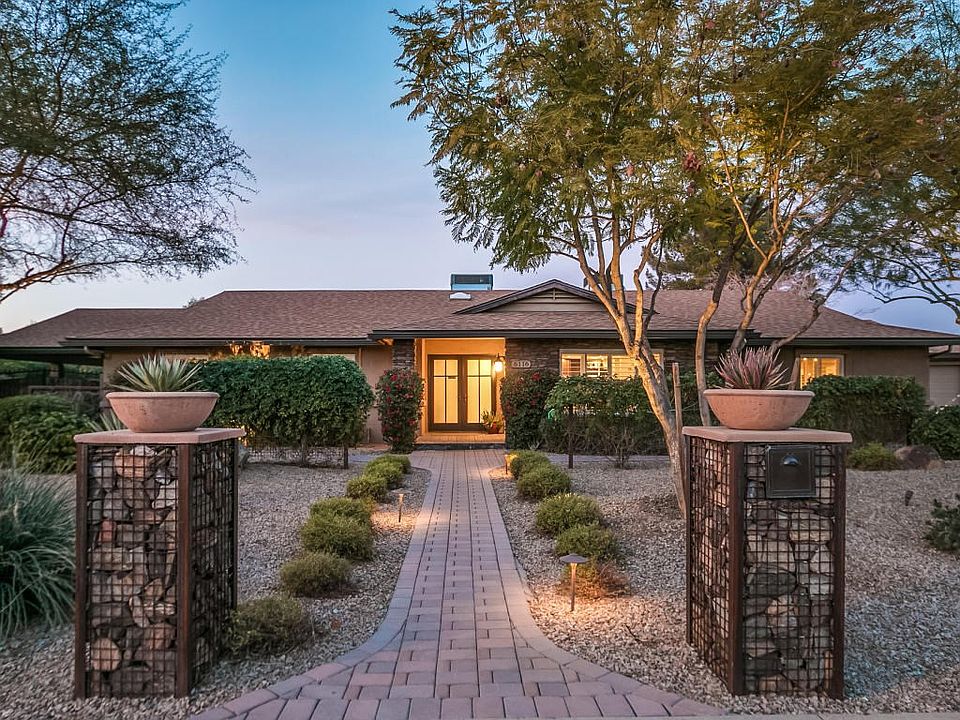 Great curb appeal!