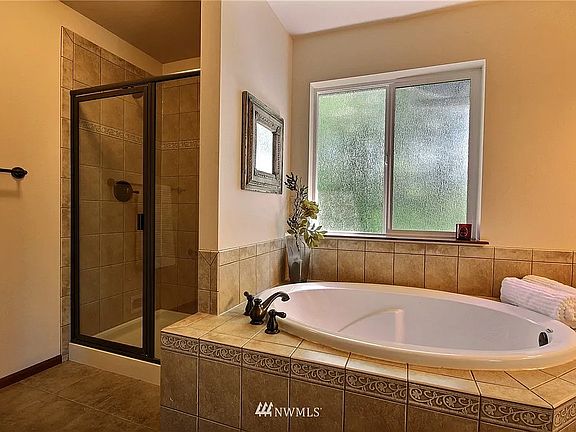 5th image of 7409 NE 200th St