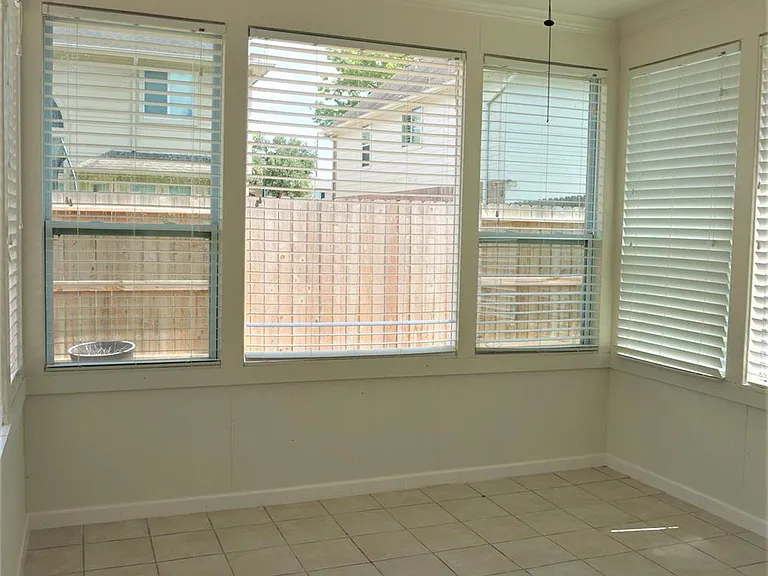 8123 Buffalo Springs Ct — Photo 32
