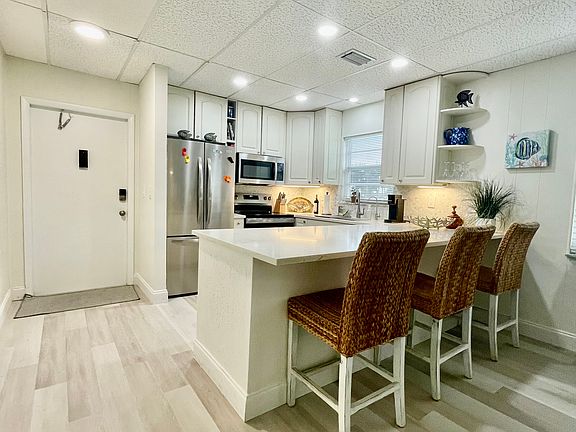 Gorgeous counter tops and top notch appliances
