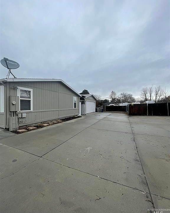 1st image of 11368 W Hawkins Ave