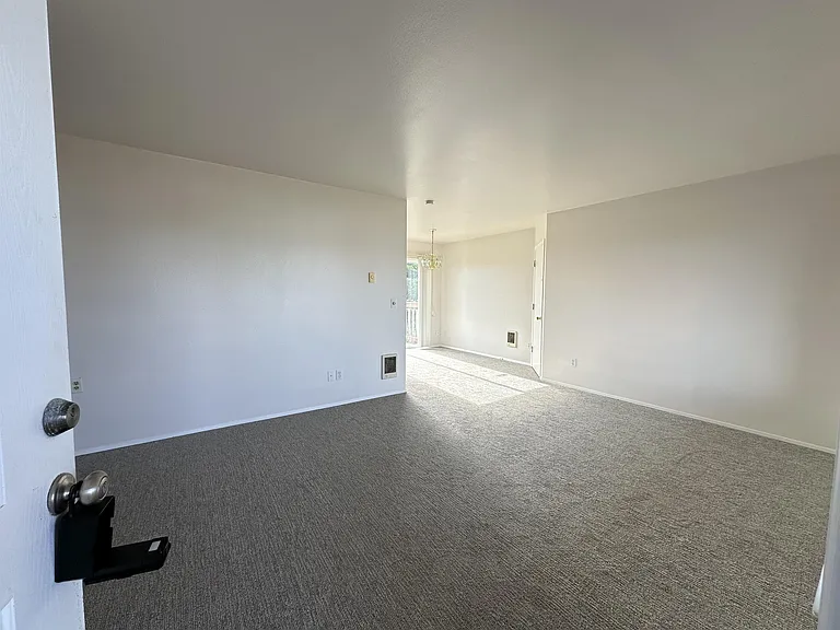 1106 Fairwood Dr SW — Photo 4