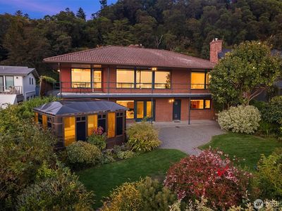 11259 Arroyo Beach Place SW, Seattle, WA, 98146