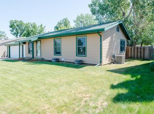 653 1st Ave SW, Dickinson, ND 58601