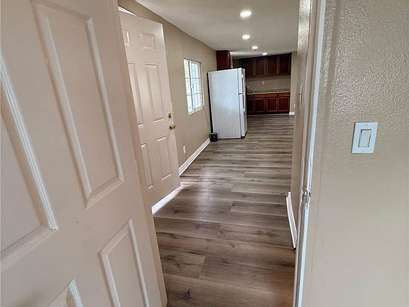 5th image of 26297-26297 Baseline St #59