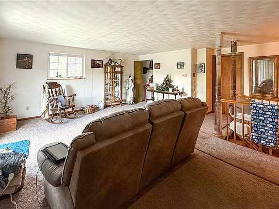 5th image of 401 Beefalo Rd