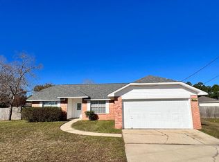 2002 Coral Reef Rd, Pensacola, FL 32506