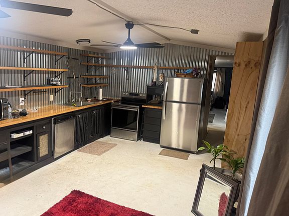 3rd image of 11776 N Hauser Lake Rd Space 6