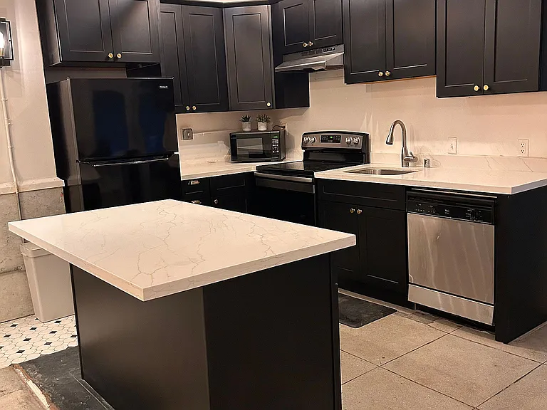 2100 Canyon Dr — Photo 13