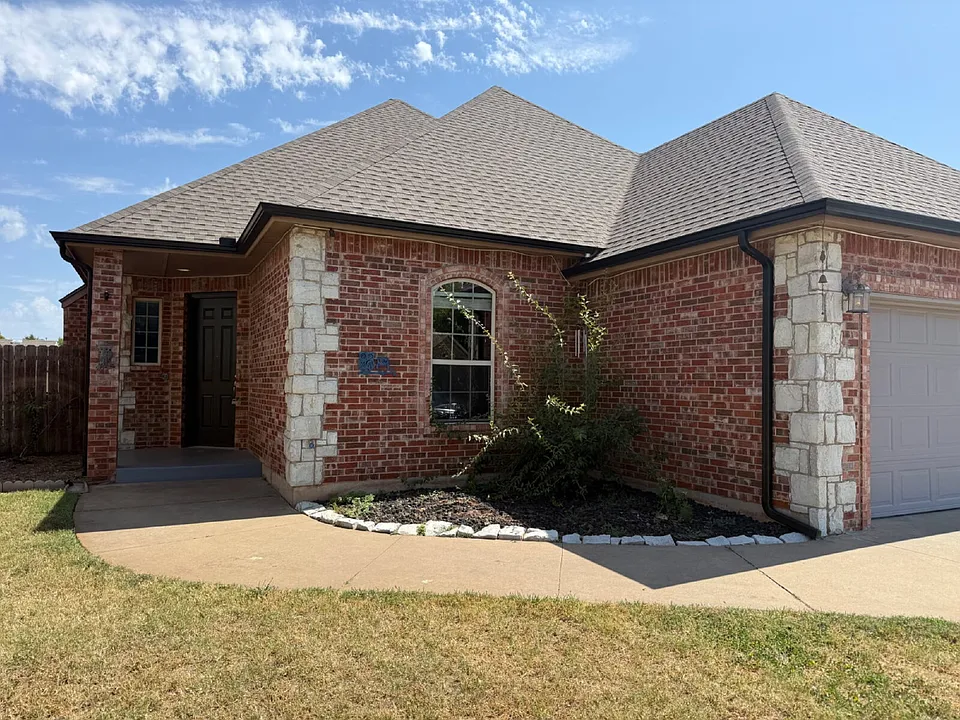 1108 Renita Way