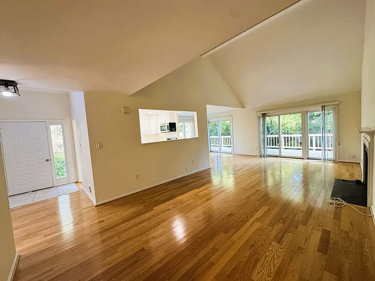 4507 Highland Green Ct — Photo 5