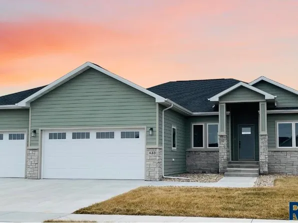 433 Bunyan Dr, Harrisburg, SD 57032
