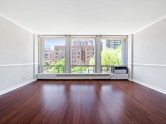5th image of 343 E 30th St APT 3K