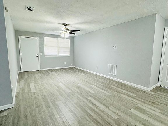3rd image of 3008 COMMONWEALTH Avenue