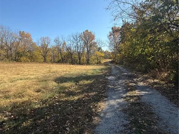 33205 E 179th St, Pleasant Hill, MO 64080