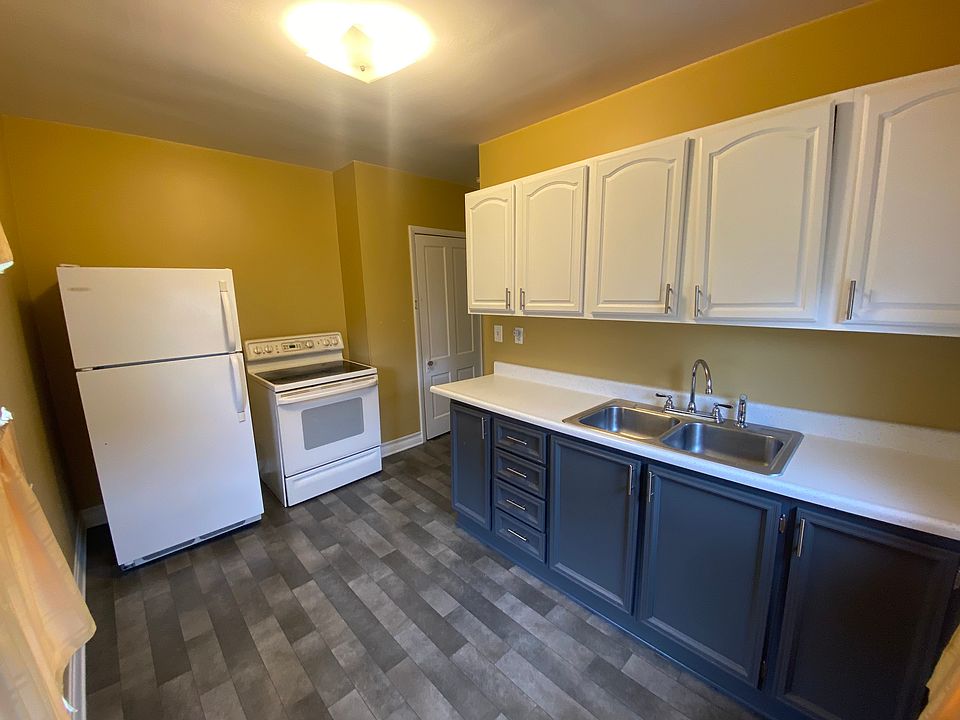 2nd image of 211 12th St #2