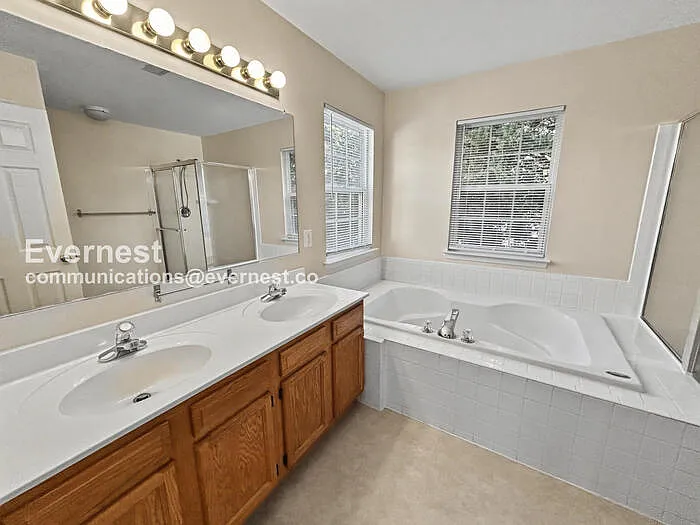 8 Sarrington Ct — Photo 18