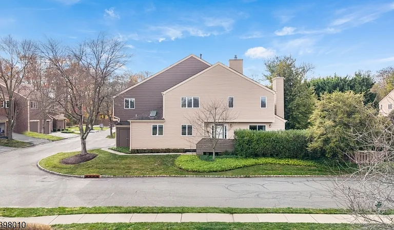 1 Avery Ct — Photo 41