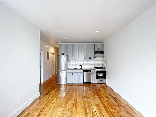 Rented by REAL New York | media 6