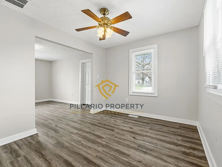 3383 Station St — Photo 15