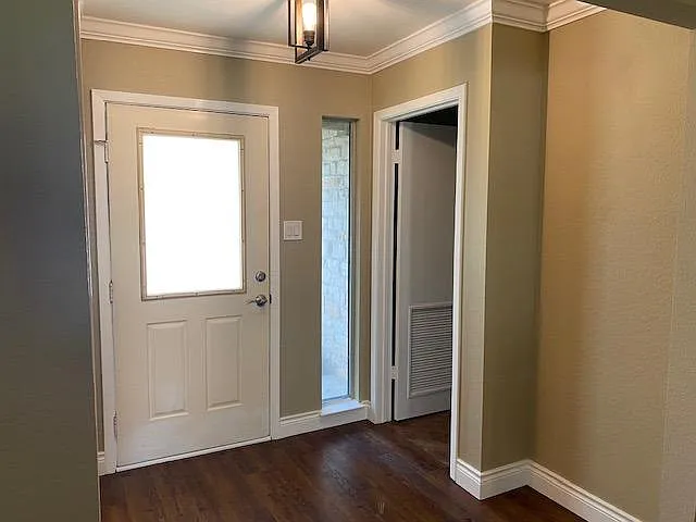 1002 Creekbend Cv — Photo 9
