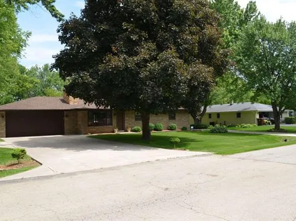 2896 Edna Rd, Rockford, IL 61102