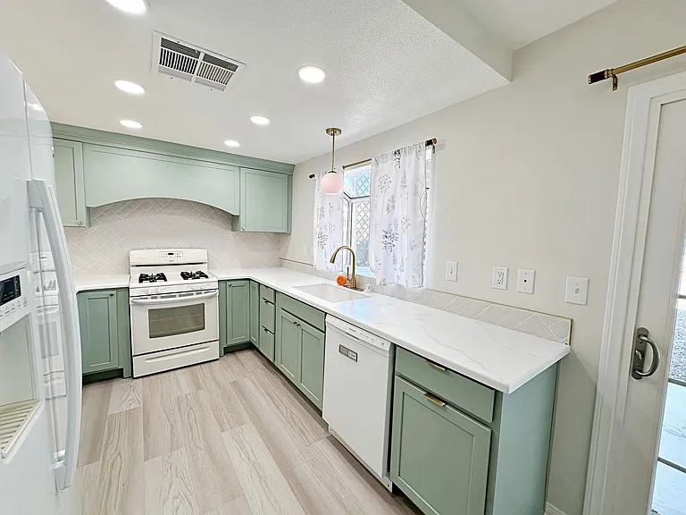 3317 Surfline Dr — Photo 13