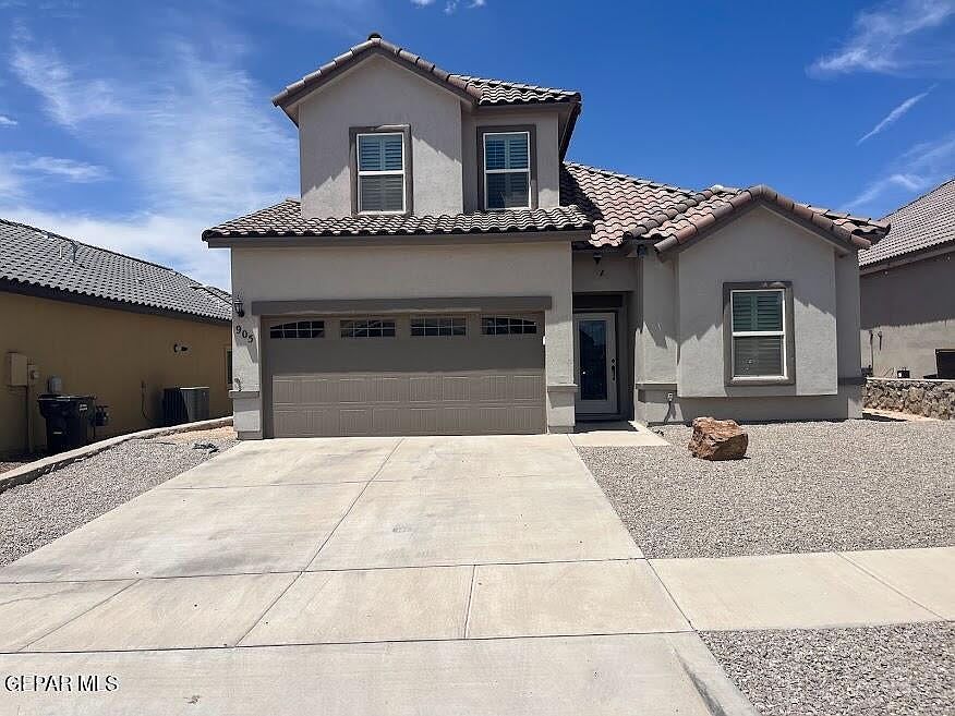 1st image of 905 Betton Pl