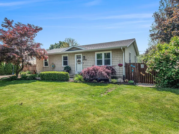 2700 Norfolk Rd SE, Grand Rapids, MI 49506