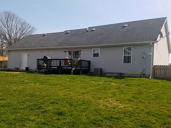 5th image of 611 Donas Dr