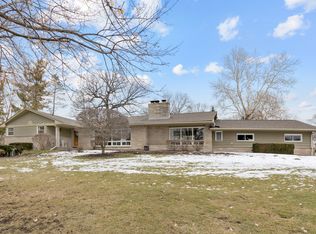 230 Rainbow Dr, Sleepy Hollow, IL