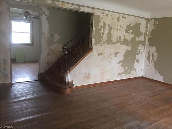 3rd image of 21341 Carol Dr