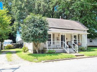 209 E Wilson Ave, Mooresville, NC 28115