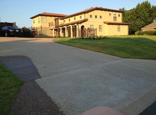 28 W Wimbledon Way, Rogers, AR 72758