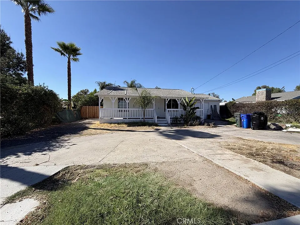 9384 Fontana Ave