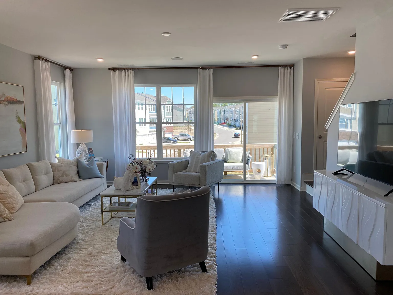4 bed, 3.5 bath, 2229 sqft, $2,300 — Photo 4