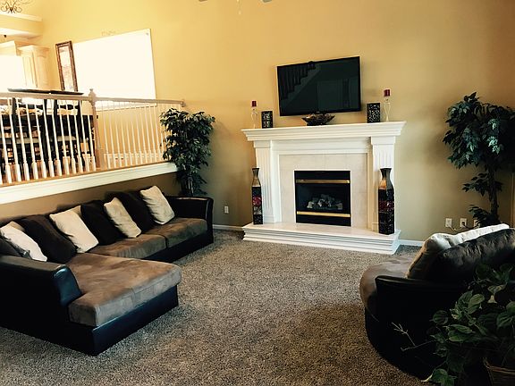5th image of 240 NE Hidden Valley Cir