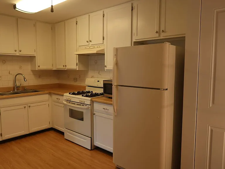 1053 W Ogden Ave #343 — Photo 5