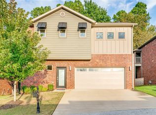 1496 N Desoto Pl, Fayetteville, AR 72703