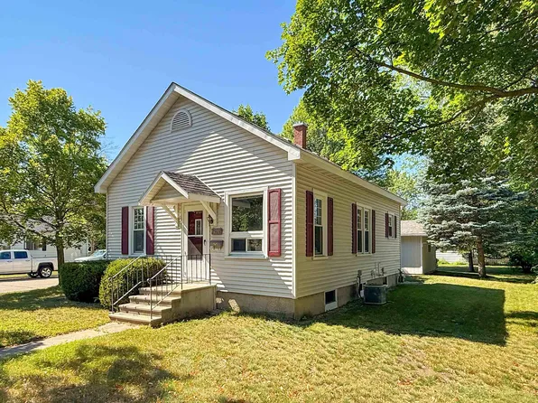 2928 Gilbert St, Marinette, WI 54143