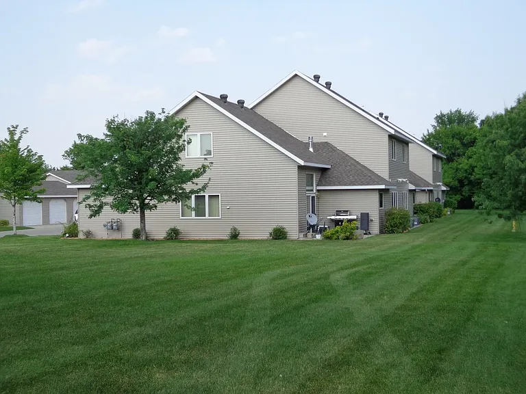 Beaver Creek Townhomes — Photo 8