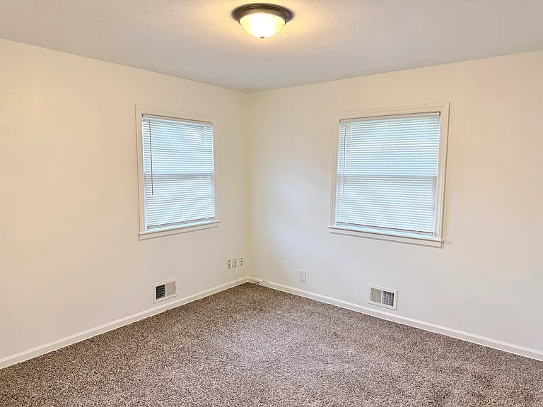 903 SW Lea Dr — Photo 21