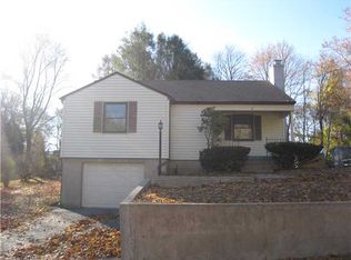 3 Maple Ave, Quaker Hill, CT 06375